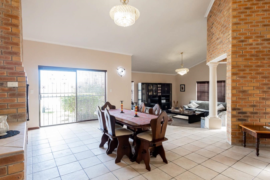 3 Bedroom Property for Sale in De Oude Spruit Western Cape